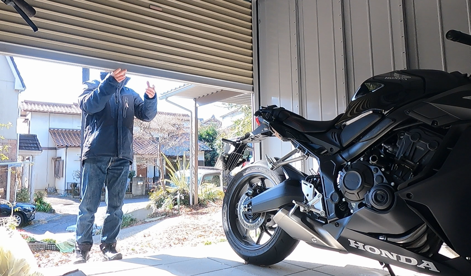 愛知県バイクガレージ