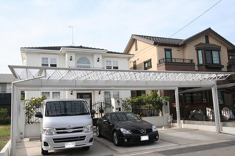 愛知県春日井市カーポート施工例、3台用三協Mシェード 春日井市カーポート施工例 三協Mフレージ