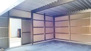 ガレージ内部完成